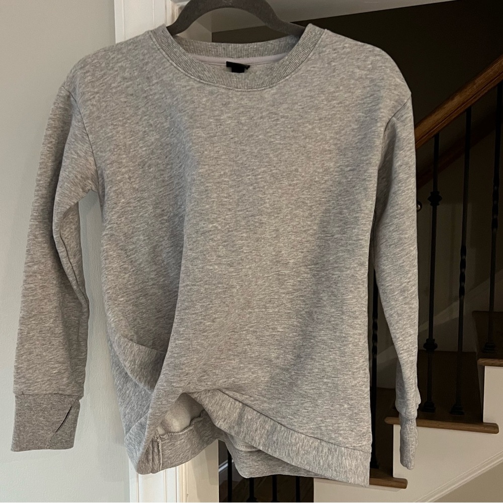 Girls sweatshirt with cute twisted waist detail and thumb hole sleeves sz 10-12